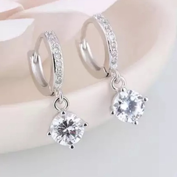 HOOP 925 STERLING SILVER DIAMOND SOLITAIRE EARRINGS, NICE EARRINGS,CUTE EARRINGS - Picture 1 of 7